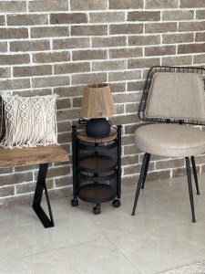 نظمدهنده کابینت چرخدار دوطبقه فلزی با طراحی مشبک، مناسب برای آشپزخانه و فضاهای کوچک